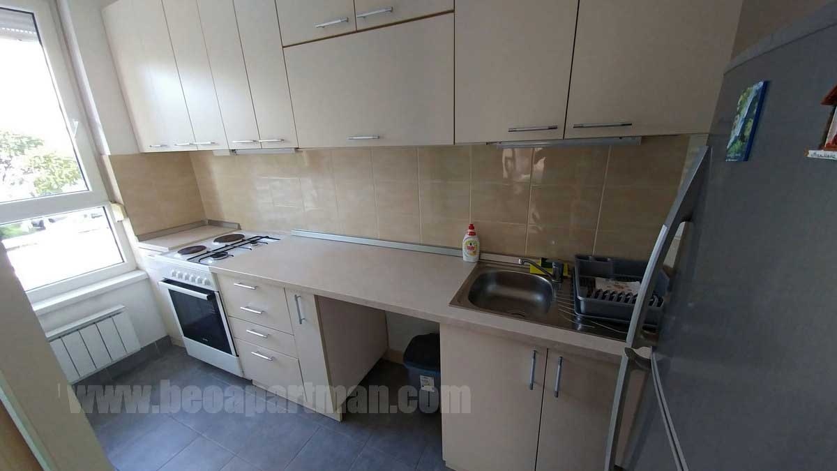 4-trim-apartman-beograd-kuhinja